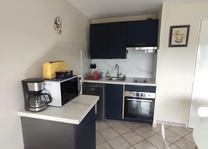 Appartement 2 Pièces + Loggia Proche Avec Parking - Fr-1-712-93 *