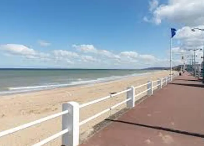 Appartement 2 Pièces + Loggia Proche Avec Parking - Fr-1-712-93